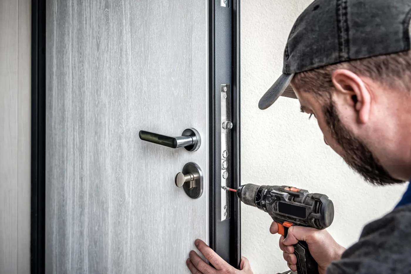 Renforcement d'une porte blindée d'appartement à Paris